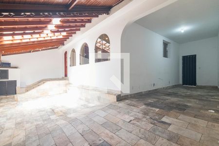 Casa à venda com 280m², 3 quartos e 3 vagasGaragem