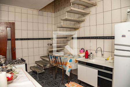 Casa à venda com 600m², 5 quartos e 2 vagas Casa à venda com 600m², 5 quartos e 2 vagasCozinha