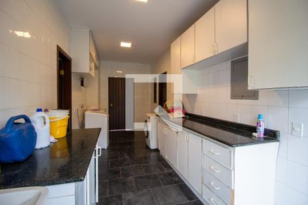 Casa de condomínio para alugar com 720m², 4 quartos e 15 vagasÁrea de Serviço