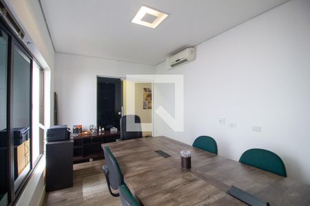 Casa de condomínio para alugar com 720m², 4 quartos e 15 vagasSala de TV