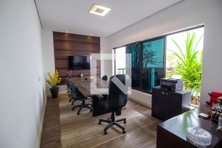 Casa de condomínio para alugar com 720m², 4 quartos e 15 vagasSala de TV