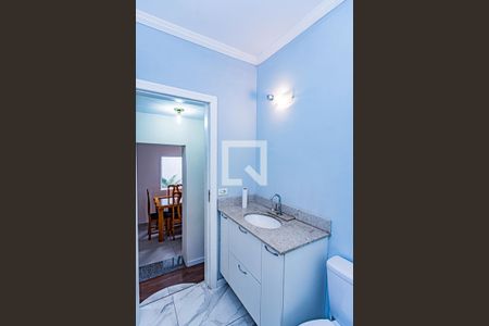 Casa à venda com 170m², 3 quartos e 2 vagas Casa à venda com 170m², 3 quartos e 2 vagasBanheiro