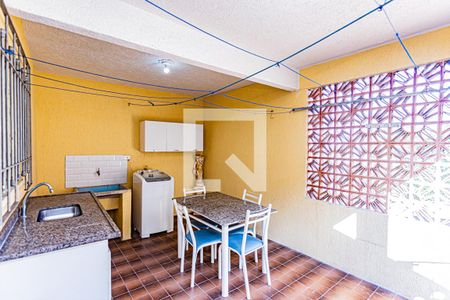 Casa à venda com 170m², 3 quartos e 2 vagas Casa à venda com 170m², 3 quartos e 2 vagasÁrea de serviço e quintal