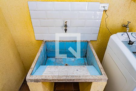 Casa à venda com 170m², 3 quartos e 2 vagas Casa à venda com 170m², 3 quartos e 2 vagasÁrea de serviço e quintal