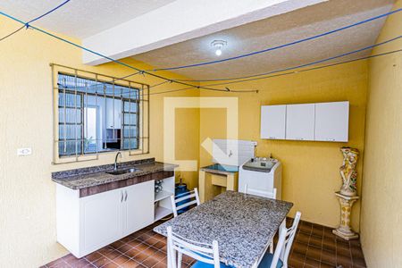 Casa à venda com 170m², 3 quartos e 2 vagas Casa à venda com 170m², 3 quartos e 2 vagasÁrea de serviço e quintal