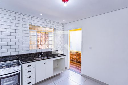 Casa à venda com 170m², 3 quartos e 2 vagas Casa à venda com 170m², 3 quartos e 2 vagasCozinha e copa