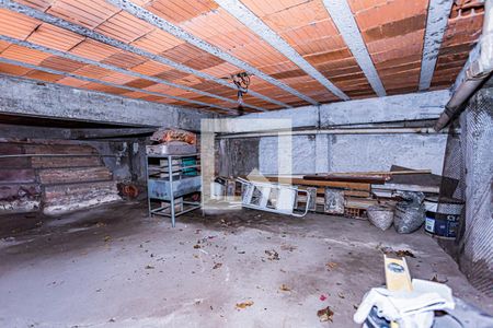 Casa à venda com 170m², 3 quartos e 2 vagas Casa à venda com 170m², 3 quartos e 2 vagasPorão