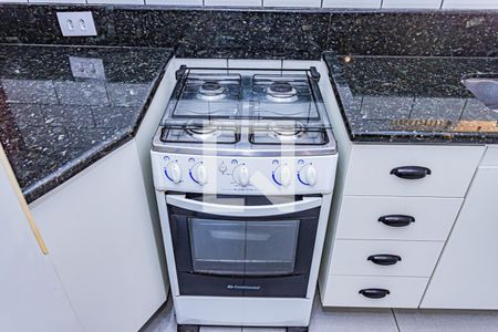 Casa à venda com 170m², 3 quartos e 2 vagas Casa à venda com 170m², 3 quartos e 2 vagasCozinha e copa