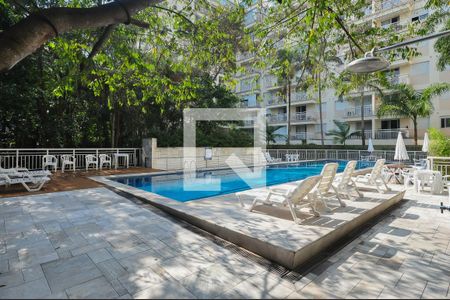 Studio para alugar com 42m², 1 quarto e 1 vaga Studio para alugar com 42m², 1 quarto e 1 vagaPiscina