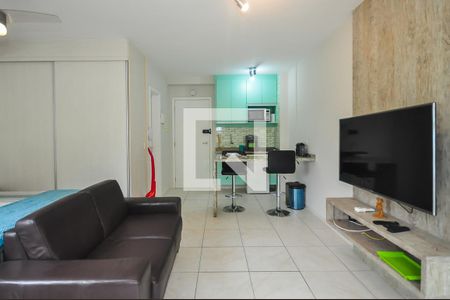 Sala de kitnet/studio para alugar com 1 quarto, 42m² em Jardim Ampliação, São Paulo