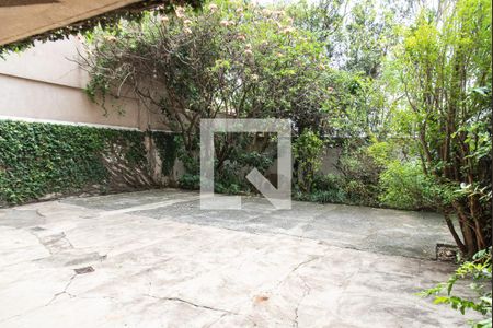 Casa à venda com 630m², 9 quartos e 2 vagasQuintal