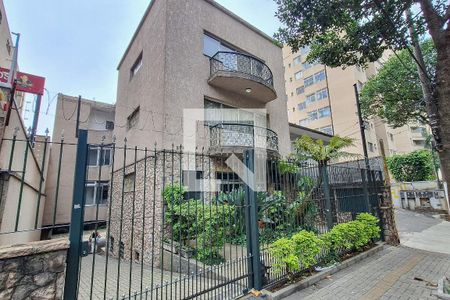 Casa à venda com 630m², 9 quartos e 2 vagasFachada