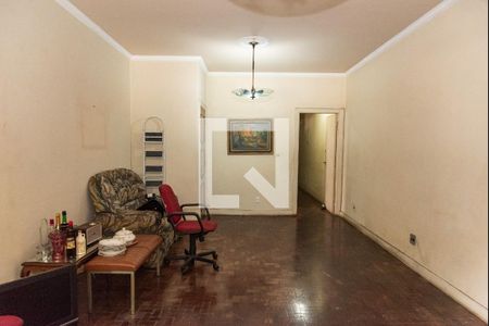 Sala de casa à venda com 9 quartos, 630m² em Cambuci, São Paulo