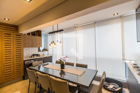 Apartamento à venda com 106m², 3 quartos e 3 vagas Apartamento à venda com 106m², 3 quartos e 3 vagasVaranda gourmet