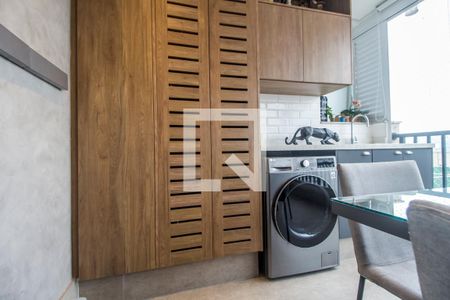Apartamento à venda com 106m², 3 quartos e 3 vagas Apartamento à venda com 106m², 3 quartos e 3 vagasÁrea de Serviço