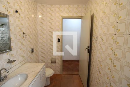 Casa à venda com 250m², 4 quartos e 1 vagaBanheiro 1