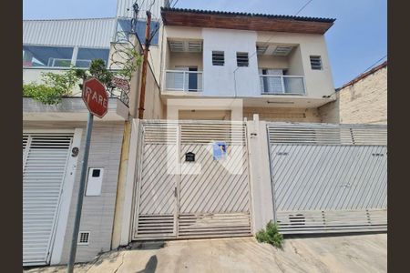 Casa à venda com 119m², 2 quartos e 1 vaga Casa à venda com 119m², 2 quartos e 1 vagaFachada