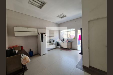 Casa à venda com 191m², 3 quartos e 2 vagasCozinha
