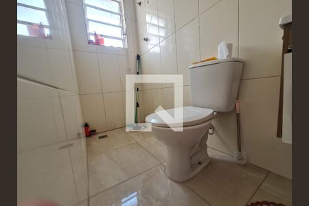 Casa à venda com 191m², 3 quartos e 2 vagasBanheiro da Suíte 2