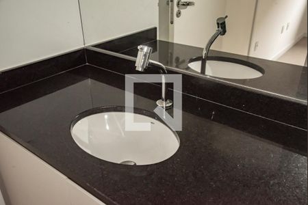 Apartamento para alugar com 58m², 2 quartos e 1 vaga Apartamento para alugar com 58m², 2 quartos e 1 vagaBanheiro da Suíte