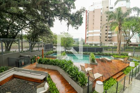 Apartamento à venda com 112m², 3 quartos e 3 vagas Apartamento à venda com 112m², 3 quartos e 3 vagasÁrea comum - Piscina