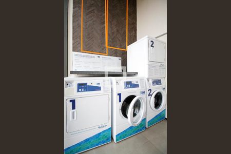 Studio à venda com 27m², 1 quarto e sem vaga Studio à venda com 27m², 1 quarto e sem vagaÁrea Comum - Lavanderia