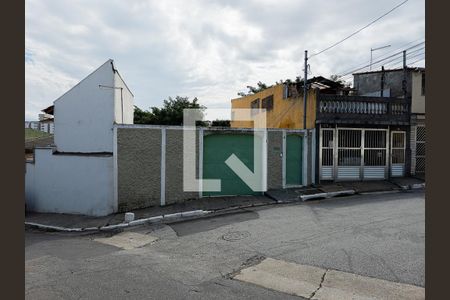 Casa à venda com 342m², 1 quarto e 3 vagas Casa à venda com 342m², 1 quarto e 3 vagasFachada