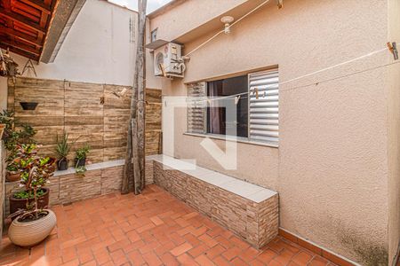 Casa à venda com 125m², 2 quartos e 2 vagasquintal com churrasqueira