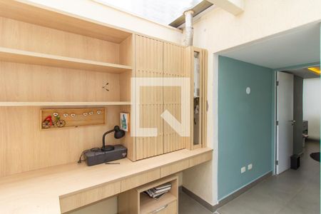 Casa de condomínio à venda com 250m², 3 quartos e 2 vagasEscritório