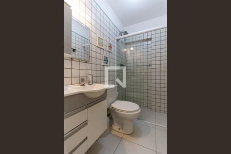 Casa de condomínio à venda com 250m², 3 quartos e 2 vagasBanheiro de serviço