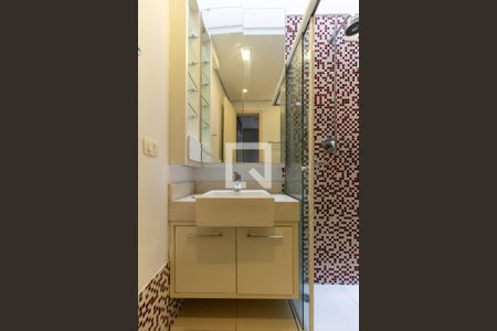 Casa de condomínio à venda com 250m², 3 quartos e 2 vagasBanheiro Social