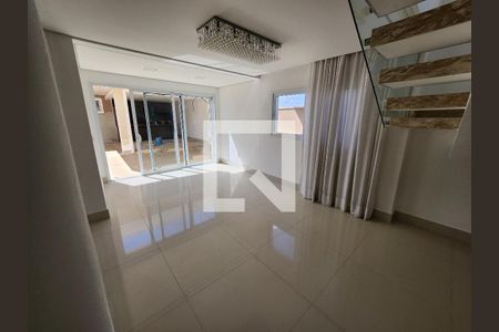 Casa de condomínio para alugar com 285m², 3 quartos e 4 vagas Casa de condomínio para alugar com 285m², 3 quartos e 4 vagasSala de Jantar