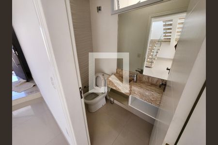 Casa de condomínio para alugar com 285m², 3 quartos e 4 vagas Casa de condomínio para alugar com 285m², 3 quartos e 4 vagasBanheiro