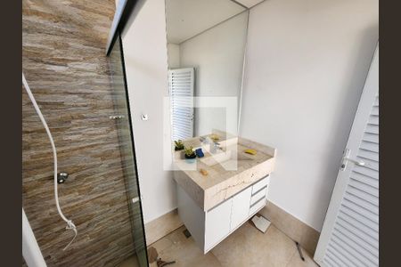 Casa de condomínio para alugar com 285m², 3 quartos e 4 vagas Casa de condomínio para alugar com 285m², 3 quartos e 4 vagasBanheiro 2