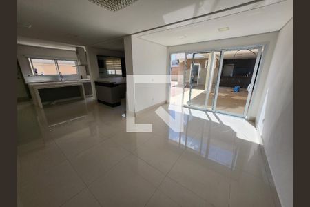 Casa de condomínio para alugar com 285m², 3 quartos e 4 vagas Casa de condomínio para alugar com 285m², 3 quartos e 4 vagasSala de Jantar