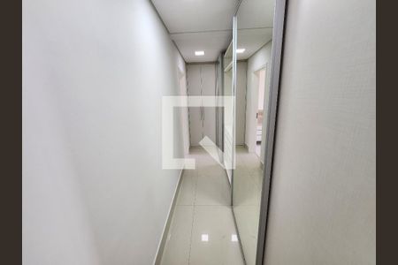 Casa de condomínio para alugar com 285m², 3 quartos e 4 vagas Casa de condomínio para alugar com 285m², 3 quartos e 4 vagasCloset da suíte 1