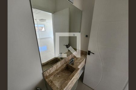 Casa de condomínio para alugar com 285m², 3 quartos e 4 vagas Casa de condomínio para alugar com 285m², 3 quartos e 4 vagasBanheiro