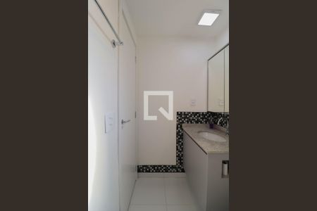 Banheiro de kitnet/studio para alugar com 1 quarto, 25m² em Pinheiros, São Paulo