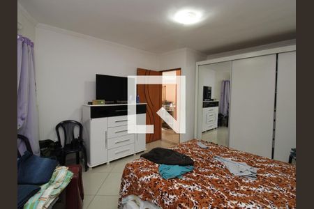 Casa à venda com 200m², 3 quartos e 4 vagasSuíte 2