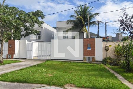 Casa à venda com 105m², 3 quartos e 1 vaga Casa à venda com 105m², 3 quartos e 1 vagaFachada