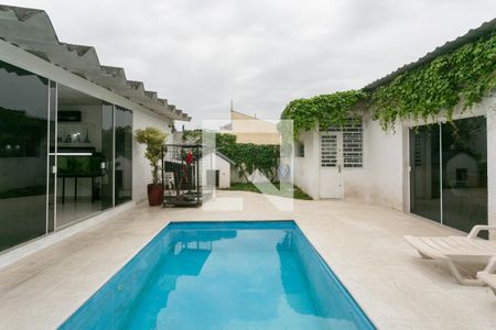 Casa à venda com 180m², 2 quartos e 2 vagasPiscina