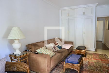 Casa à venda com 520m², 5 quartos e 5 vagas Casa à venda com 520m², 5 quartos e 5 vagasSala 2