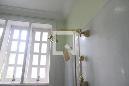 Casa à venda com 520m², 5 quartos e 5 vagas Casa à venda com 520m², 5 quartos e 5 vagasBanheiro da Suíte 2