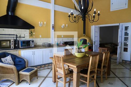 Casa à venda com 520m², 5 quartos e 5 vagas Casa à venda com 520m², 5 quartos e 5 vagasÁrea gourmet