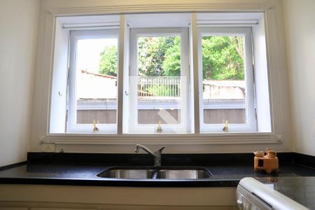 Casa à venda com 520m², 5 quartos e 5 vagas Casa à venda com 520m², 5 quartos e 5 vagasCozinha