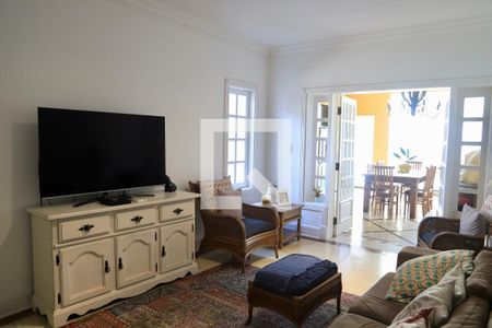 Casa à venda com 520m², 5 quartos e 5 vagas Casa à venda com 520m², 5 quartos e 5 vagasSala 2