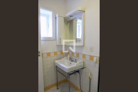 Casa à venda com 520m², 5 quartos e 5 vagas Casa à venda com 520m², 5 quartos e 5 vagasBanheiro da Suíte 1