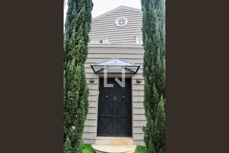 Casa à venda com 520m², 5 quartos e 5 vagas Casa à venda com 520m², 5 quartos e 5 vagasFachada