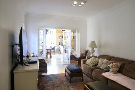 Casa à venda com 520m², 5 quartos e 5 vagas Casa à venda com 520m², 5 quartos e 5 vagasSala 2