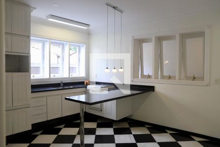 Casa à venda com 520m², 5 quartos e 5 vagas Casa à venda com 520m², 5 quartos e 5 vagasCozinha